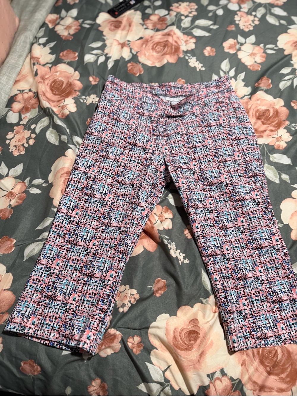 Kim Rogers Pink Multi-Color Patterned Capri Pants